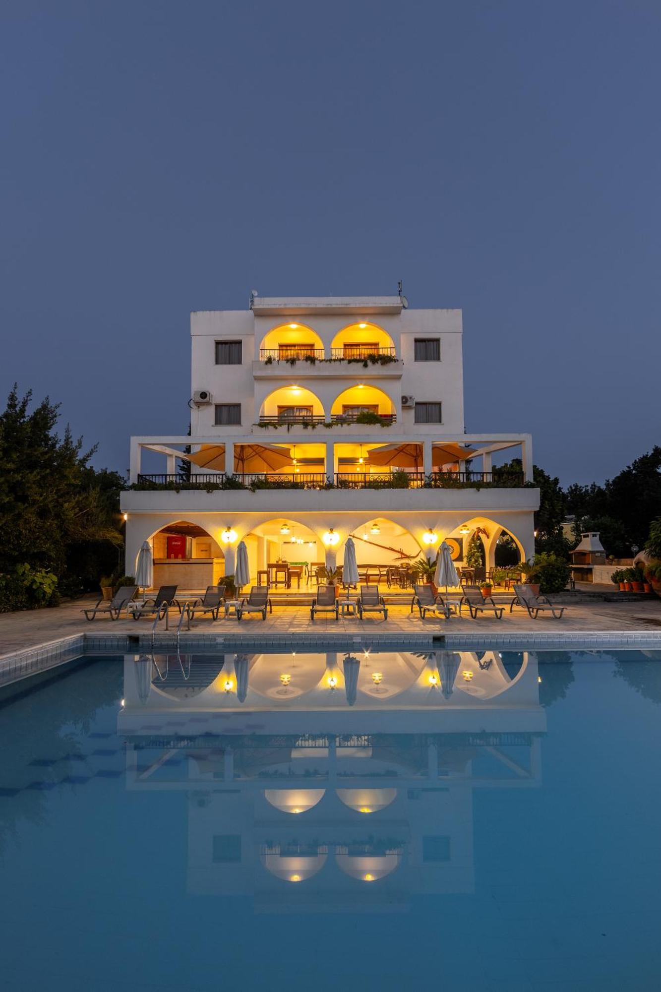 Stephanos Apartmanhotel